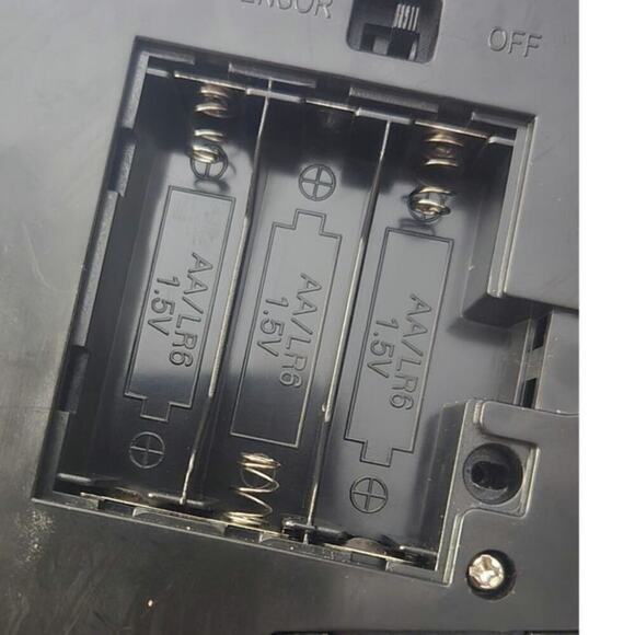 Gemmy Face Out Clock Halloween Screaming, Light Up Moving Tabletop - Picture 9 of 9